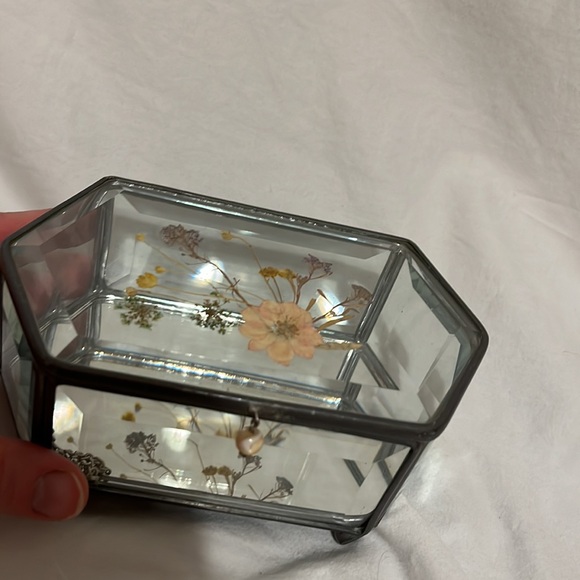 Glass keepsake box - Picture 3 of 12